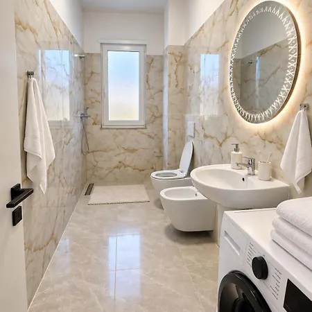 Livia Luxury Apartment *